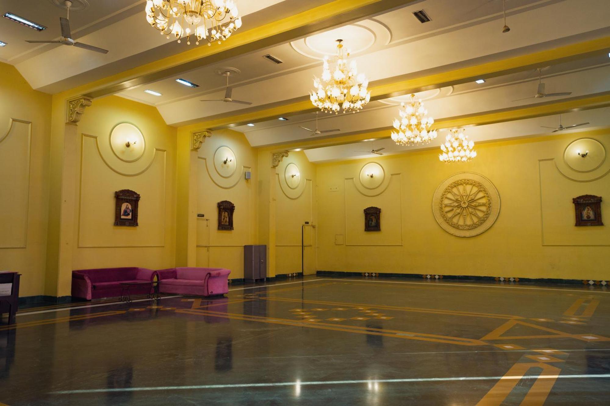 Hotel Girdhar Mahal インドール エクステリア 写真